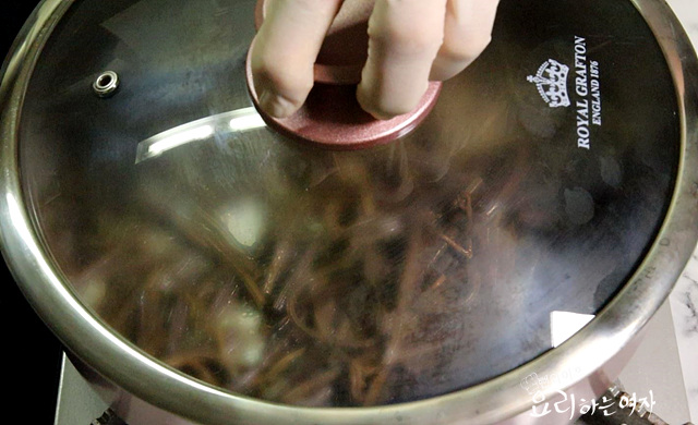 Stir-fry bracken fern — step photo 1