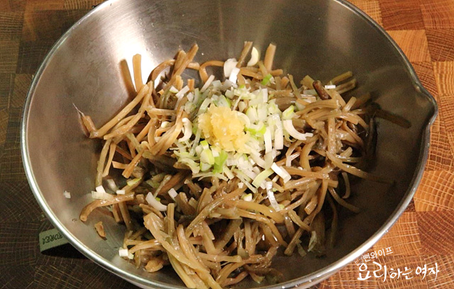 Stir-fry sweet potato stems — step photo 1