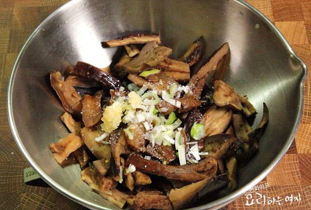 Stir-fry eggplant — step photo 2