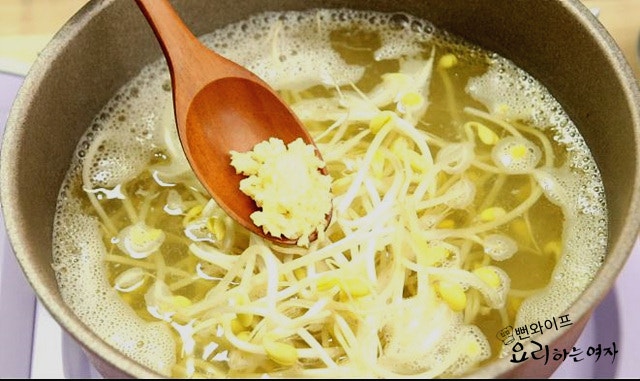 Cook the soup — step photo 2