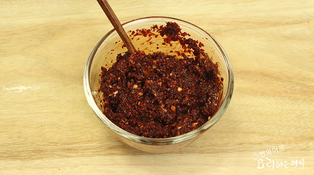 Make the sauce and slice the vegetables — step photo 1