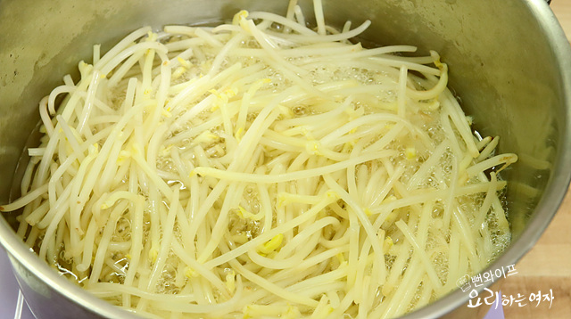 Make the sauce and slice the vegetables — step photo 1