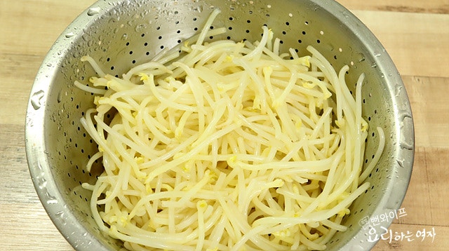 Make the sauce and slice the vegetables — step photo 2