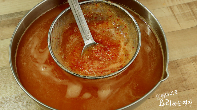 Make kimchi broth — step photo 1