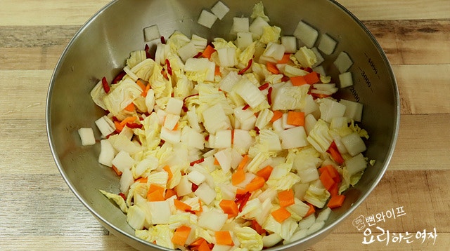 Combine vegetables and broth — step photo 2