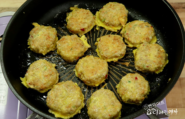 Shape and pan-fry — step photo 3