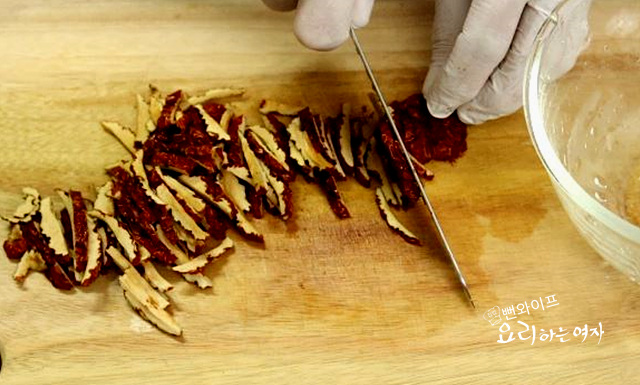 Prepare the dried jujubes — step photo 1