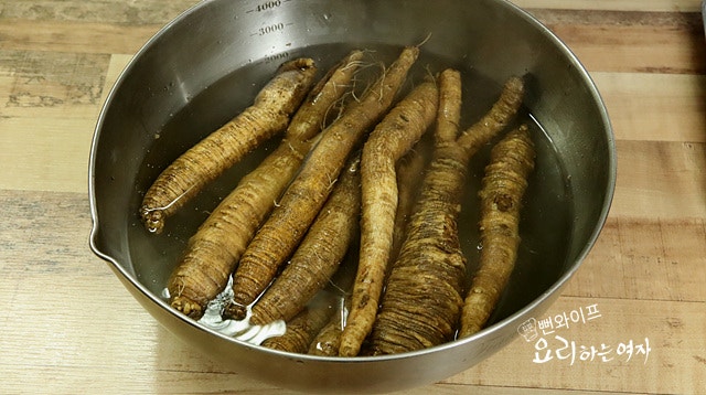Prepare the deodeok — step photo 3