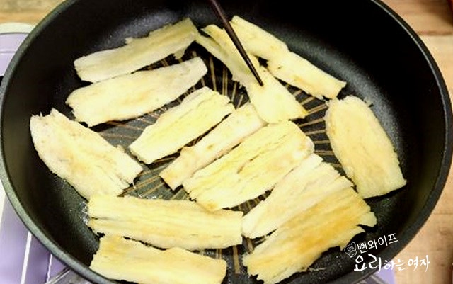 Brush with oil base and pre-grill — step photo 2