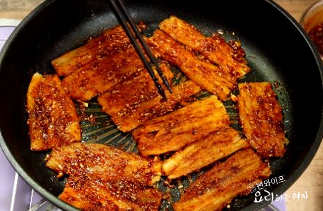 Apply sauce and grill — step photo 2