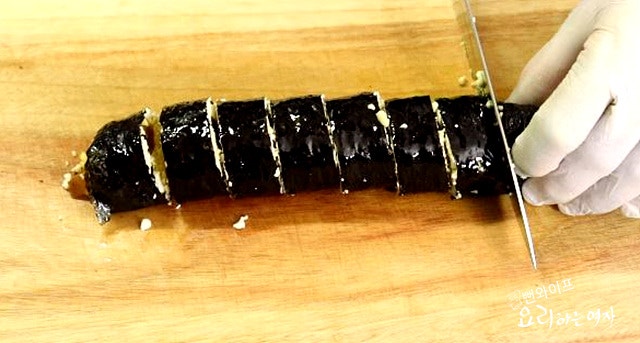 Roll the kimbap — step photo 2
