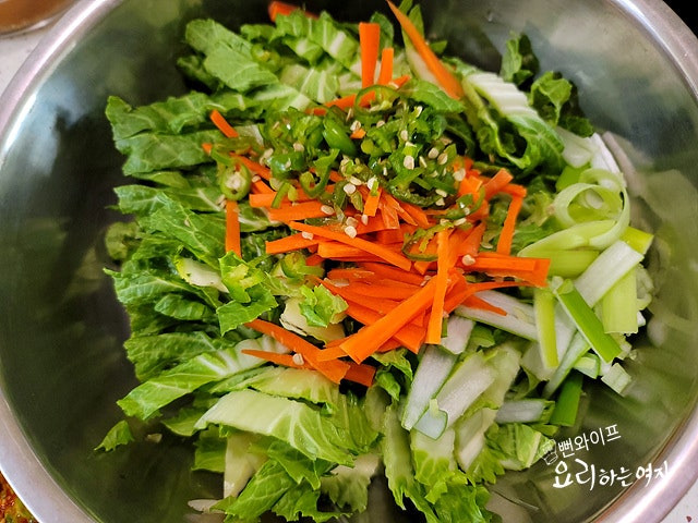 Pan-fry the bomdong jeon — step photo 1