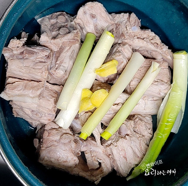 Make the broth — step photo 1