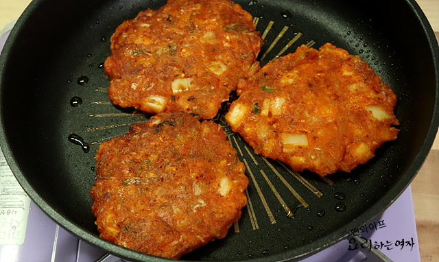 Fry the pancakes — step photo 2