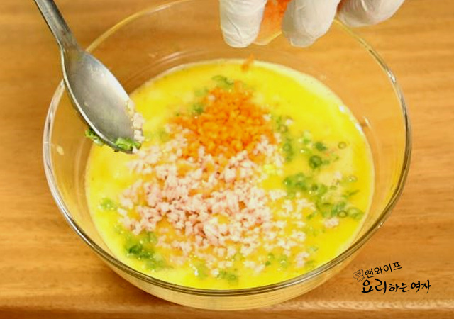 Make the egg mixture — step photo 2