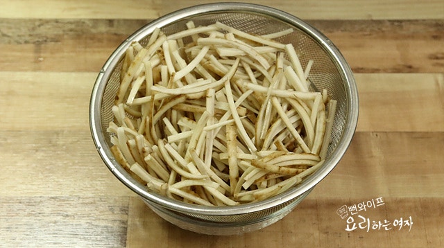 Prepare the burdock root — step photo 2