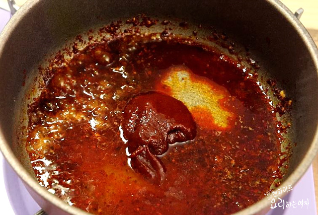 Simmer the sauce — step photo 1