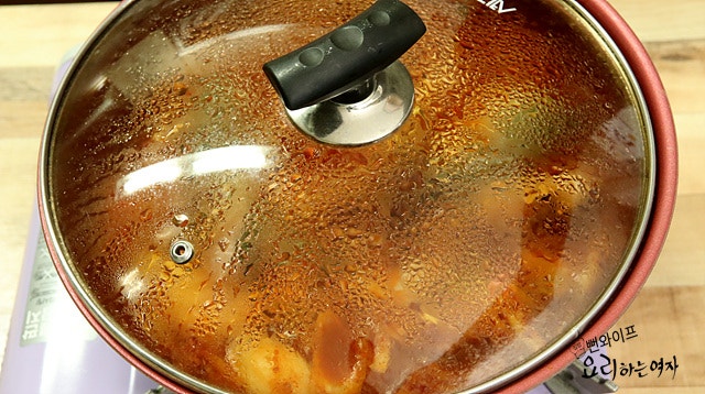 Braise the mackerel in sauce — step photo 2