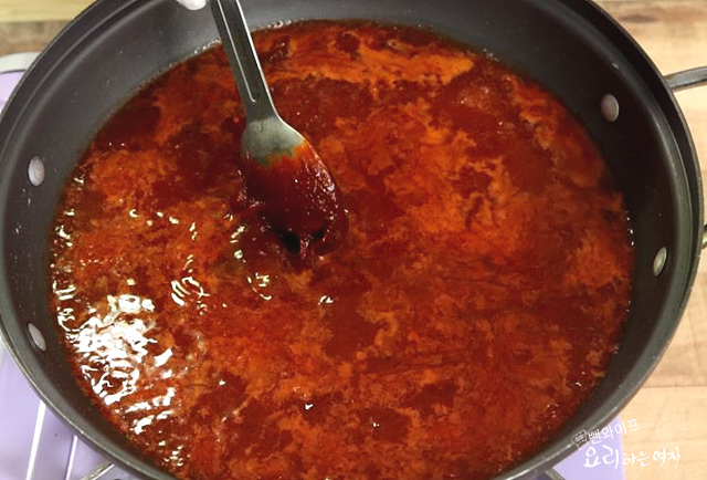 Cook the tteokbokki — step photo 1