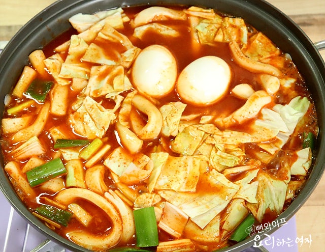 Cook the tteokbokki — step photo 2