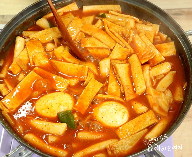 Cook the tteokbokki — step photo 2