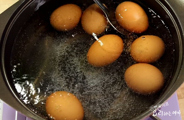 Boil the eggs — step photo 1