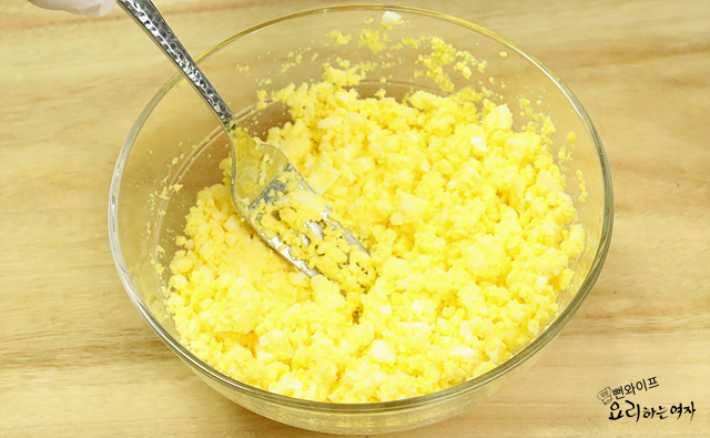 Make the egg mayo — step photo 2