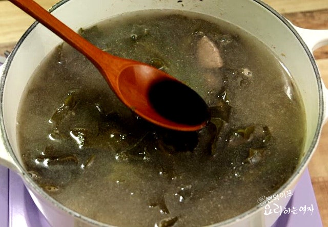 Boil the soup — step photo 2