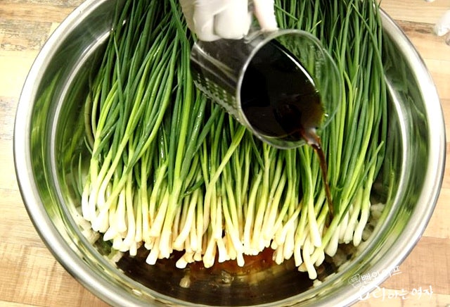 Salt in fish sauce — step photo 1