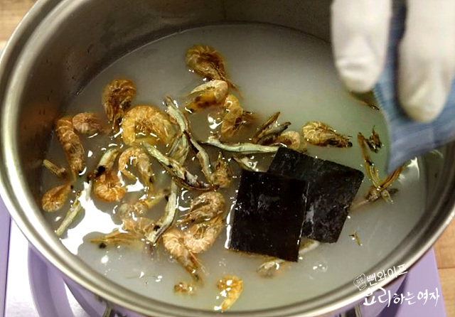 Make the broth — step photo 2