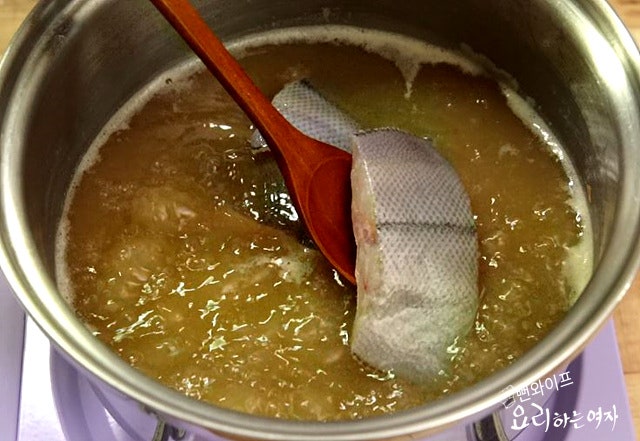 Simmer the doenjang soup — step photo 2