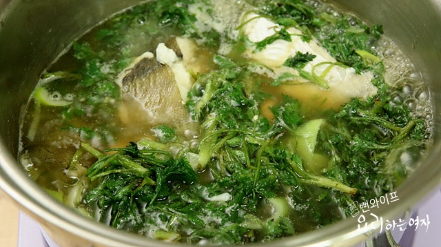 Simmer the doenjang soup — step photo 3