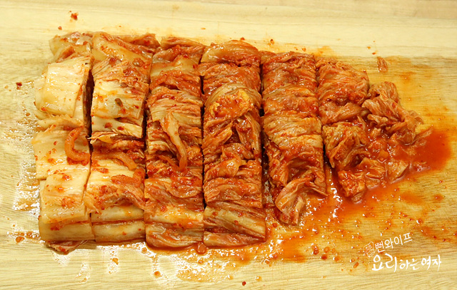Season the meat and slice the ingredients — step photo 2
