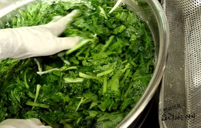 Slice the extra ingredients — step photo 1