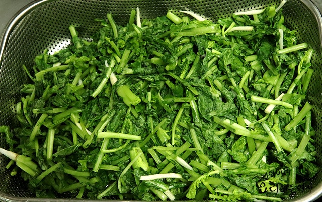 Slice the extra ingredients — step photo 2