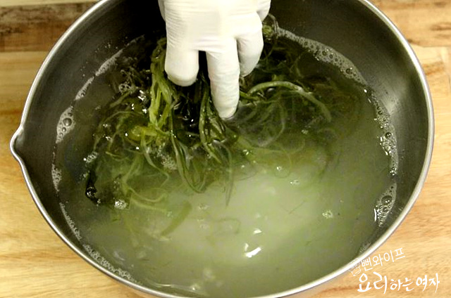 How to prepare salted seaweed stems — step photo 2