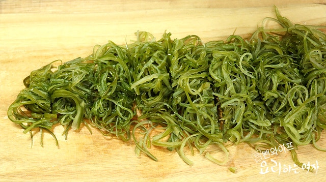 Slicing the ingredients — step photo 1