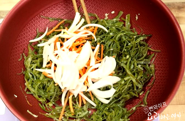 Stir-frying — step photo 1