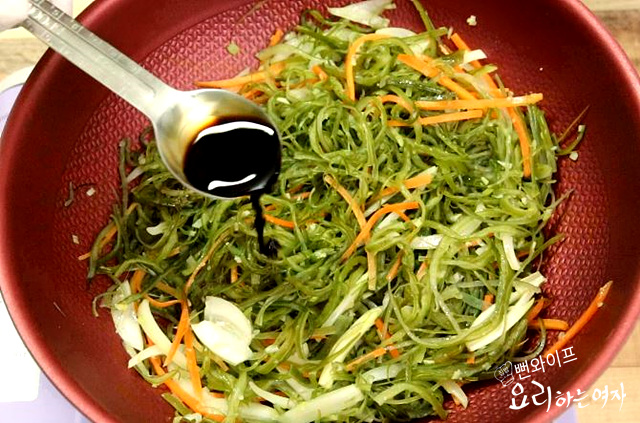 Stir-frying — step photo 2