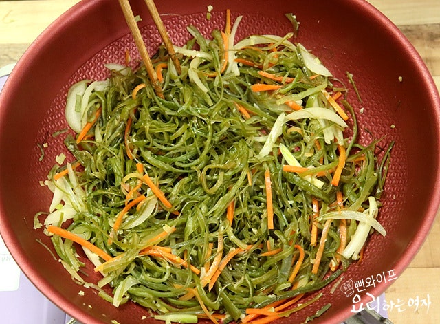 Stir-frying — step photo 3