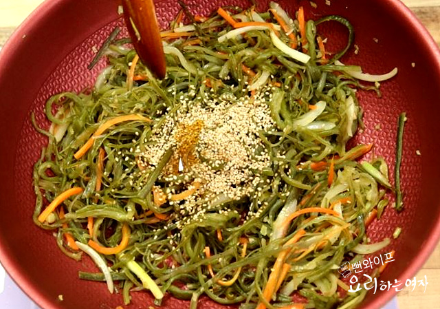 Stir-frying — step photo 1