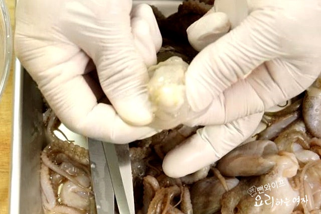 Clean the webfoot octopus — step photo 2