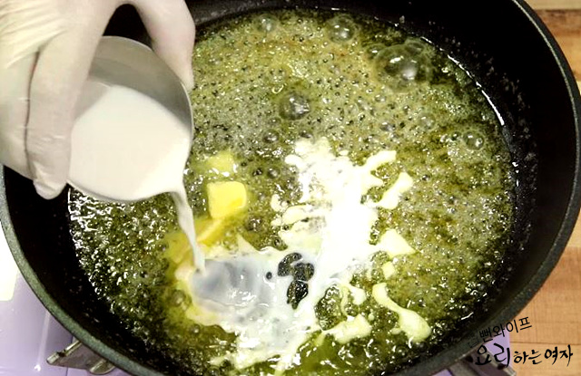 Make the sauce — step photo 2