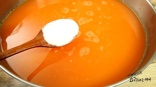 Make the kimchi broth — step photo 2