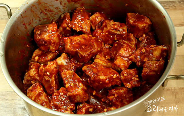 Marinating in sauce — step photo 2