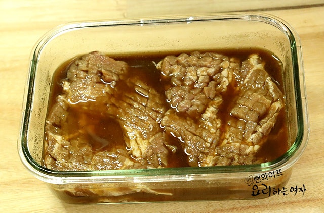 Marinate the meat — step photo 2