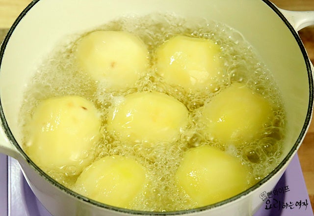 Boil the potatoes — step photo 1