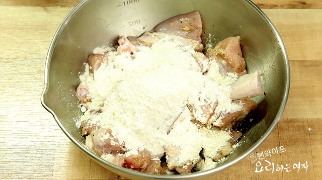 Coat with batter mix — step photo 1