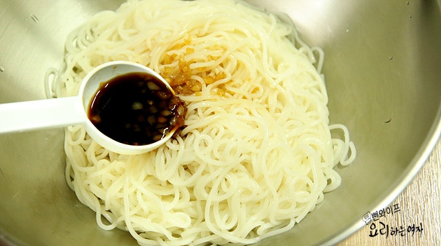 Season the noodles — step photo 1