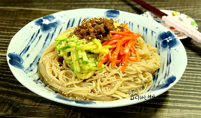 Season the noodles — step photo